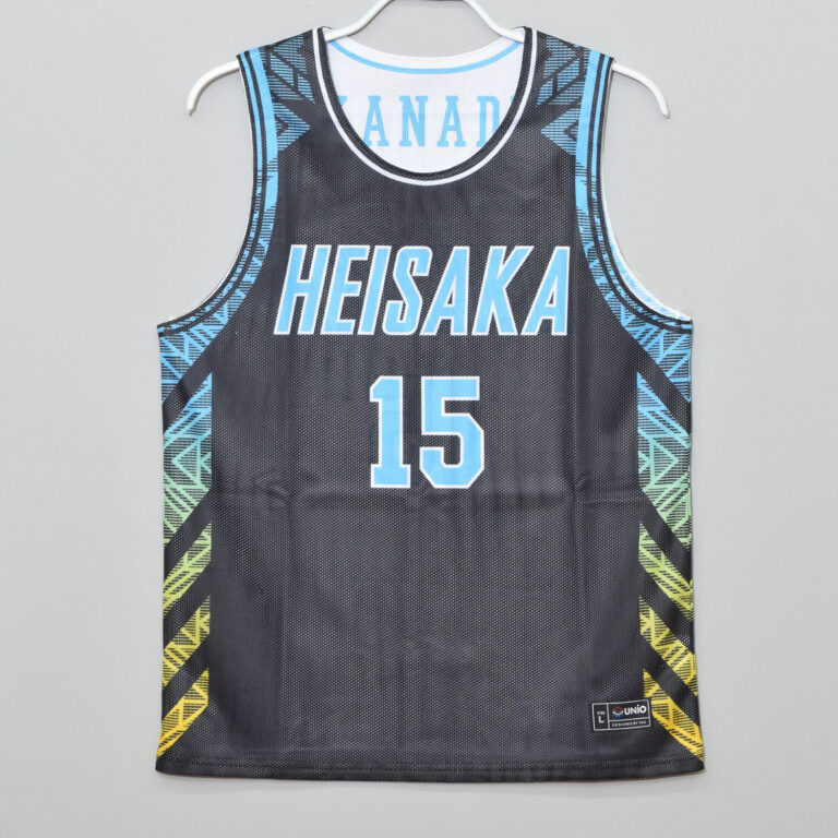 サイドのモチーフがスタイリッシュなリバーシブルユニフォーム